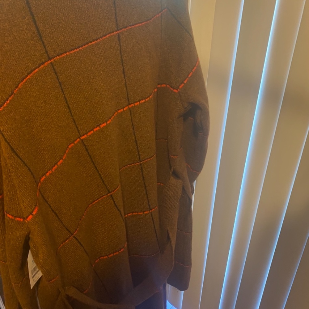 Sweater - Picture 2 of 3